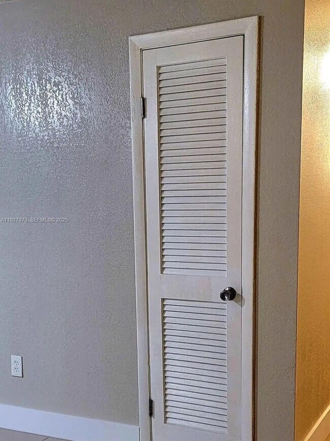 Building Photo - 2228 Polk St