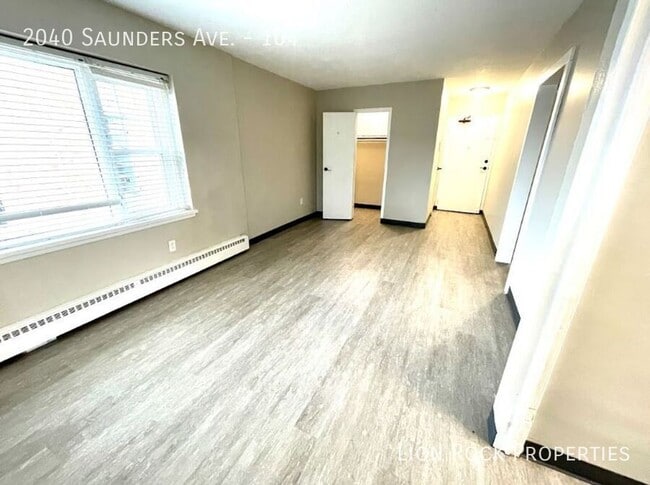 Building Photo - 2040 W Saunders Ave