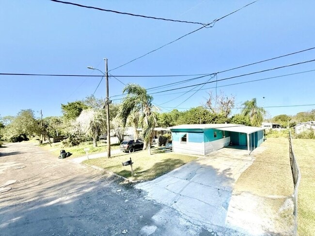 Building Photo - 6519 Sandra Dr