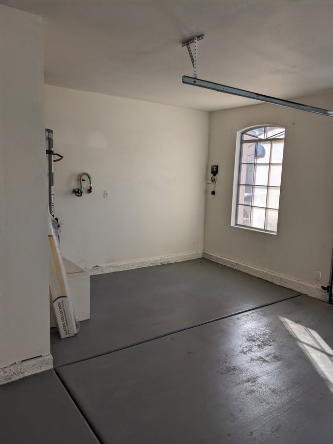 Building Photo - 3970 Equinox Ct