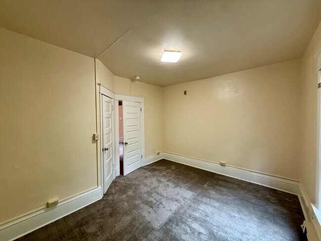 Building Photo - WESTLING EAST PIKE APARTMENTS