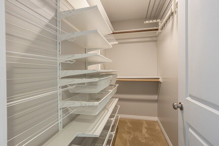 Walk-in closet - 5907 Yarmouth Ave