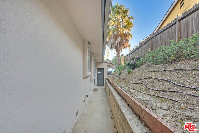 Building Photo - 4509 Don Miguel Dr