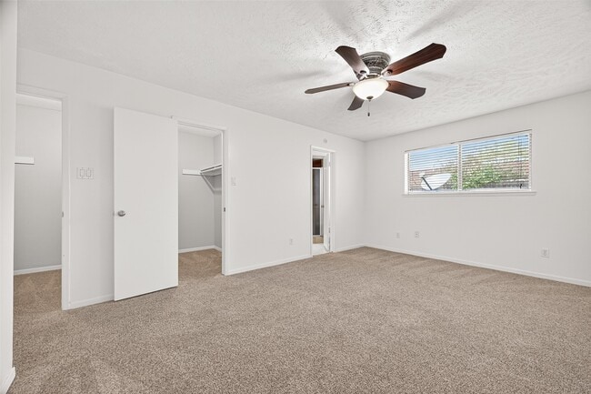 Building Photo - 21318 Park Brook Dr