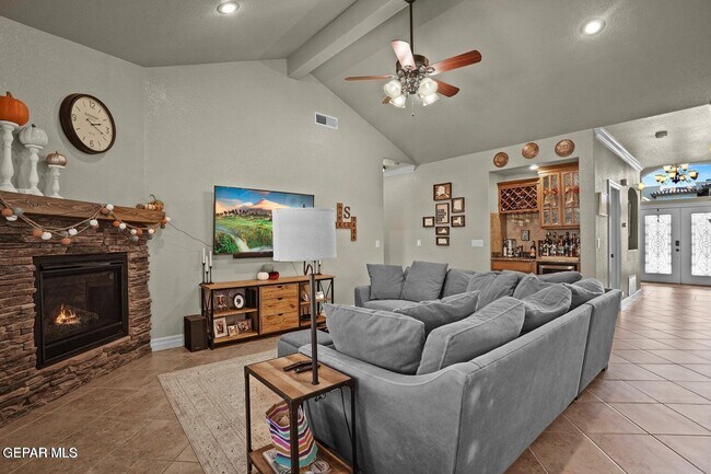 Building Photo - 14125 Rainbow Point Dr