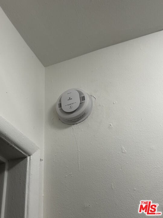 Building Photo - 7208 S La Cienega Blvd