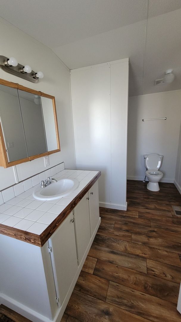 Building Photo - Ready to Move in