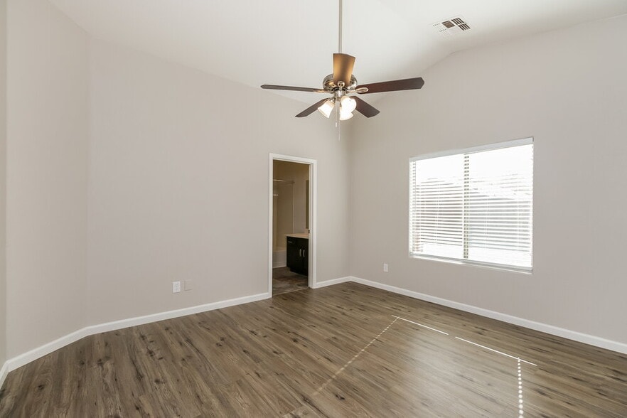 Building Photo - 4059 E Aragonite Ln