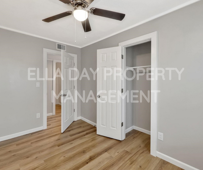 Building Photo - 2505 N Chautauqua Ave