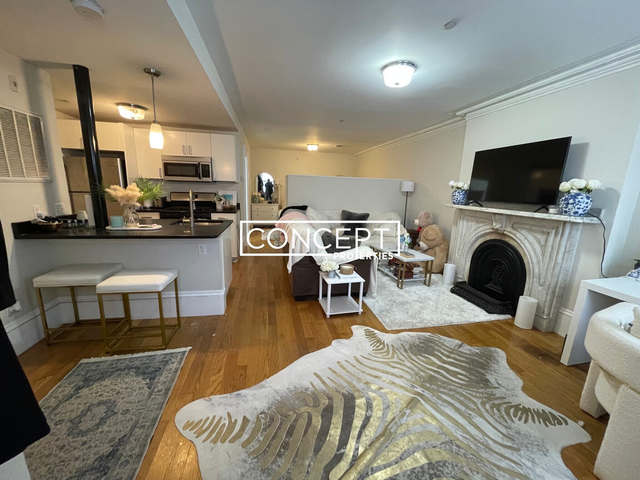 Building Photo - 658 Massachusetts Ave