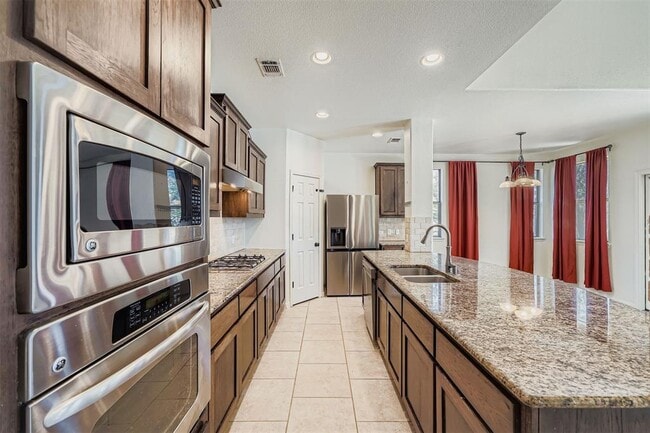 Building Photo - 212 Great Cir Cove