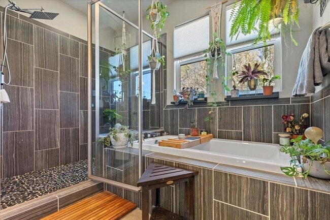 Building Photo - 3014 Neal St