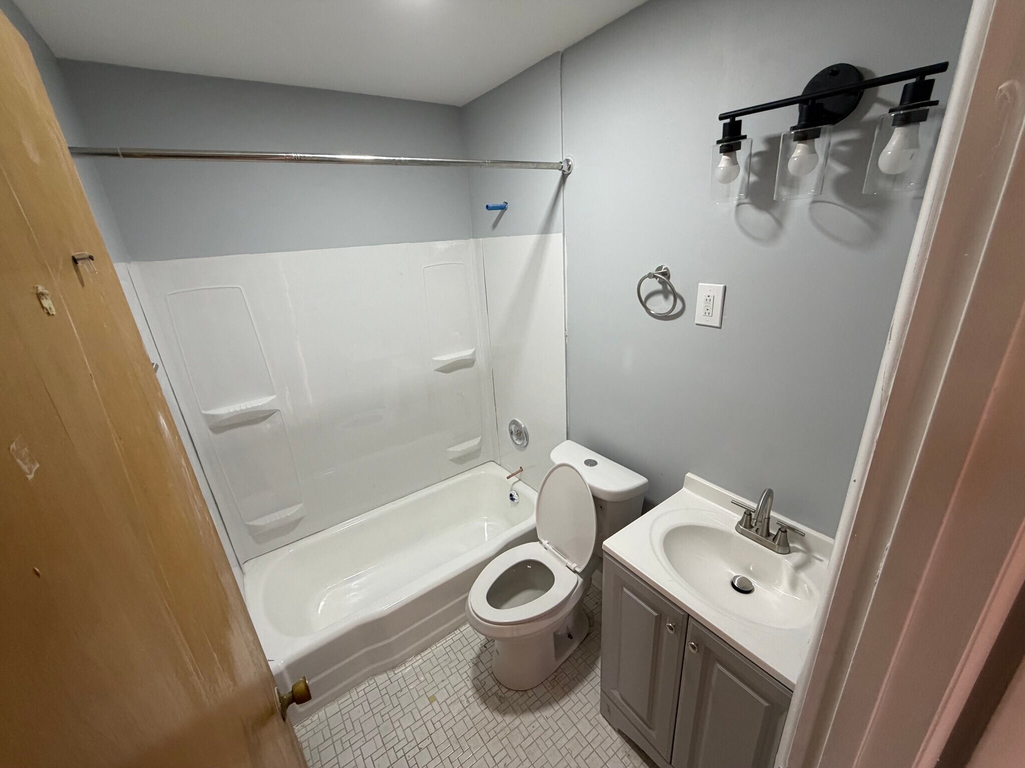 Building Photo - 1120 Highmont Dr