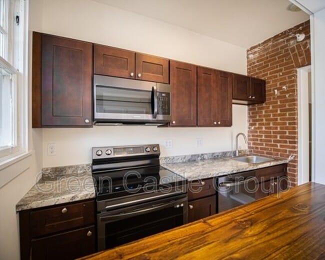 Building Photo - 28 S Williams St