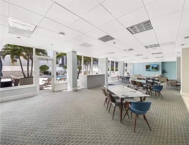 Building Photo - 209 N Fort Lauderdale Beach Blvd