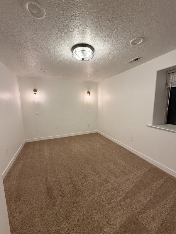 Building Photo - 655 S Sunset Dr