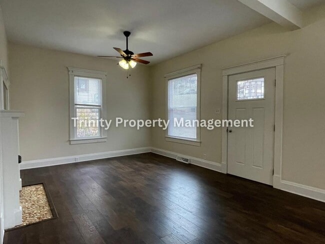 Building Photo - 627 Stealey Ave