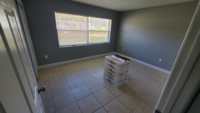 Building Photo - 1711 Lakewood Ave