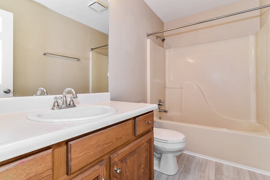 Building Photo - 121 Tracy Ridge Blvd