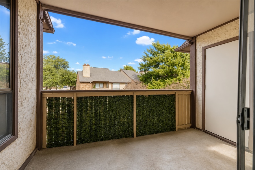 Patio - 1301 Memory Ln