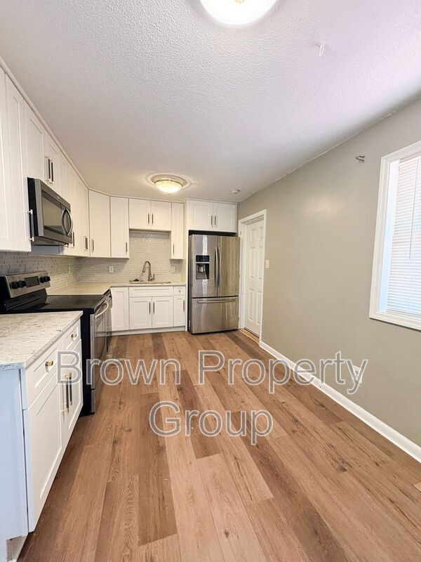 Building Photo - 707 Odell Rd