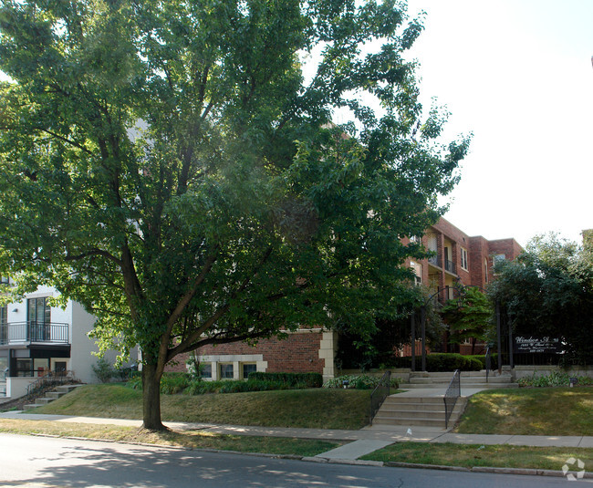 Building Photo - Windsor Arms Apartments