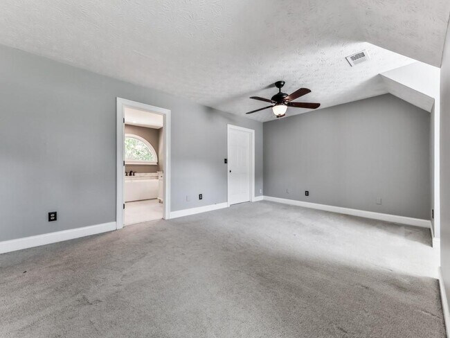 Building Photo - 2200 Heritage Trace View