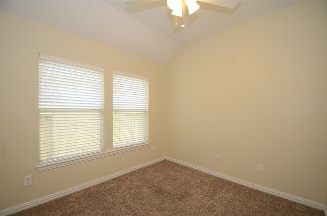 Building Photo - 23207 Dewflower Dr
