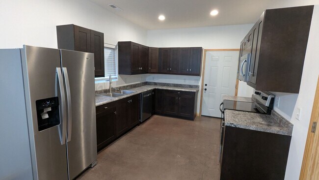 Building Photo - 1600 4th Ave