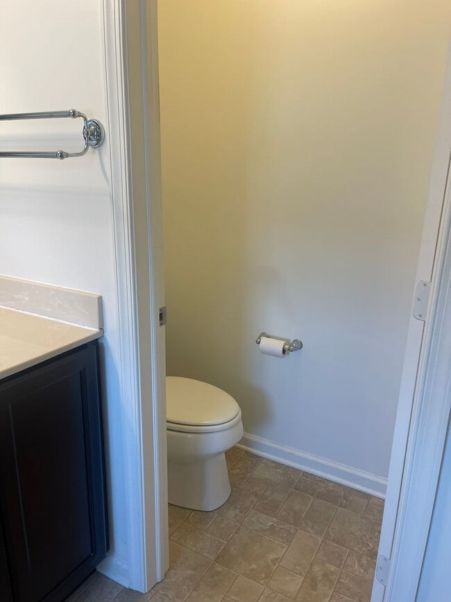 Building Photo - 3 bedroom 2 1/2 bath Townhouse in Bayberry