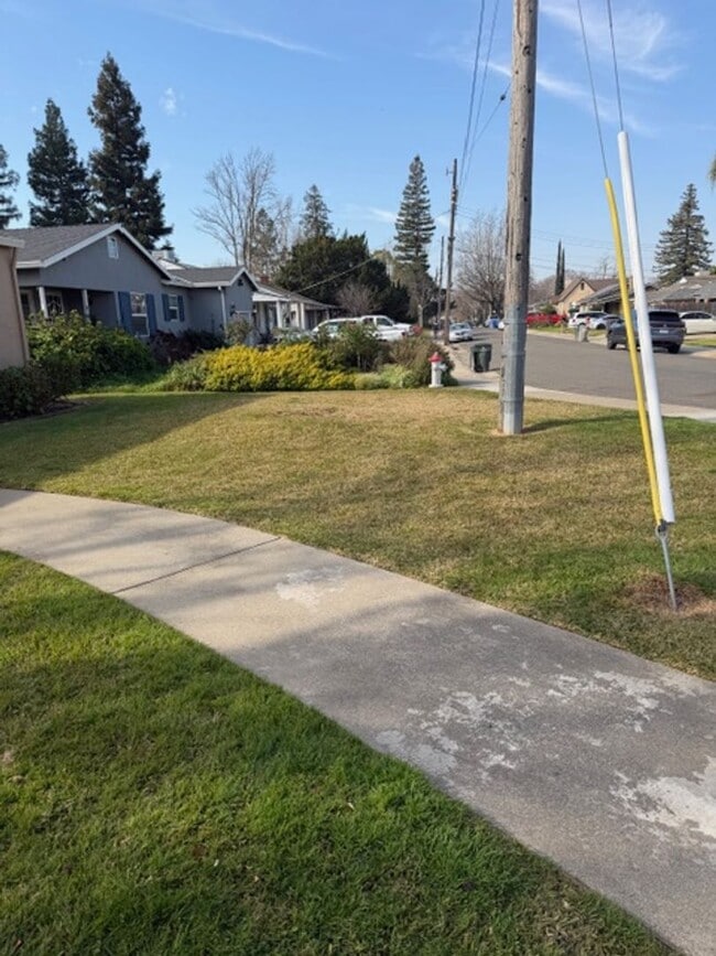 Building Photo - Charming 3-Bedroom Home on a Corner Lot