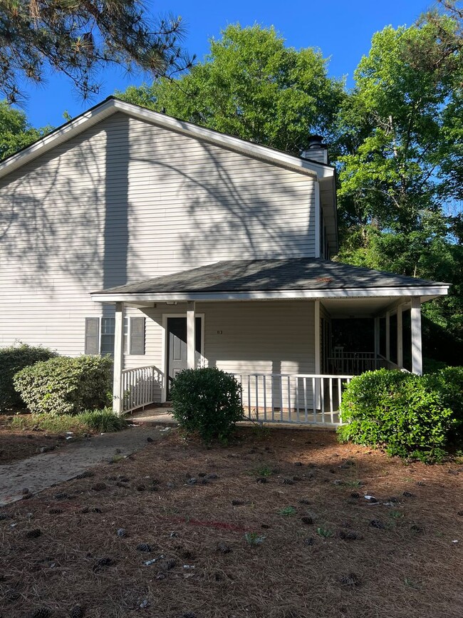Building Photo - 113 Country Town Dr