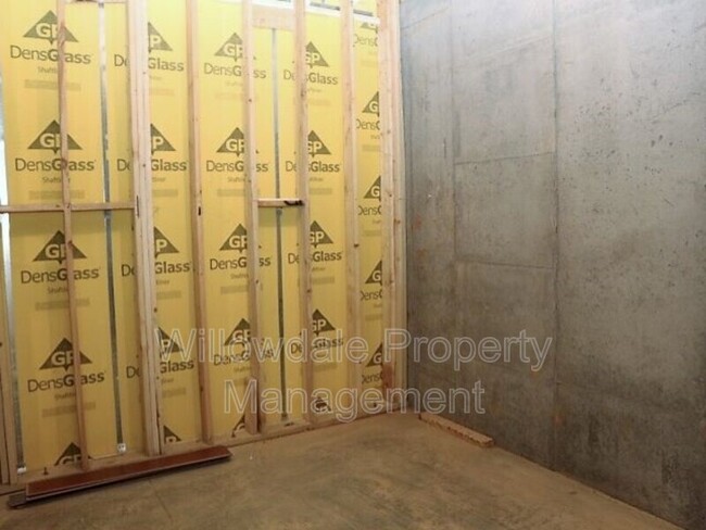 Building Photo - 904 Laurel Gate Dr