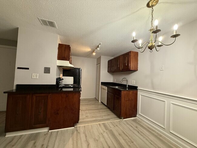 Building Photo - 34 Walden Dr