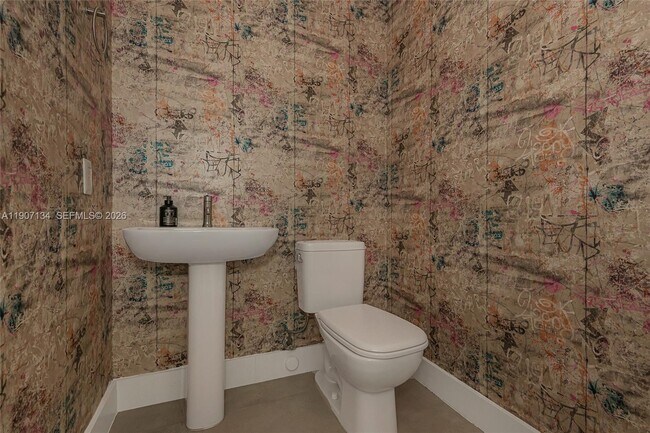 Building Photo - 2900 NE 7th Ave