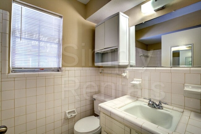 Building Photo - 6426 Chapman Dr
