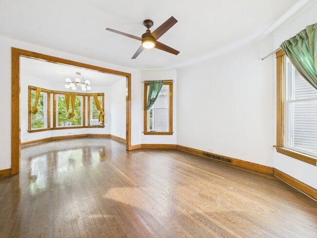 Building Photo - 4318 N Albany Ave