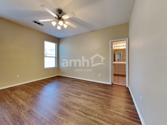 Building Photo - 2673 Silver Hill Dr