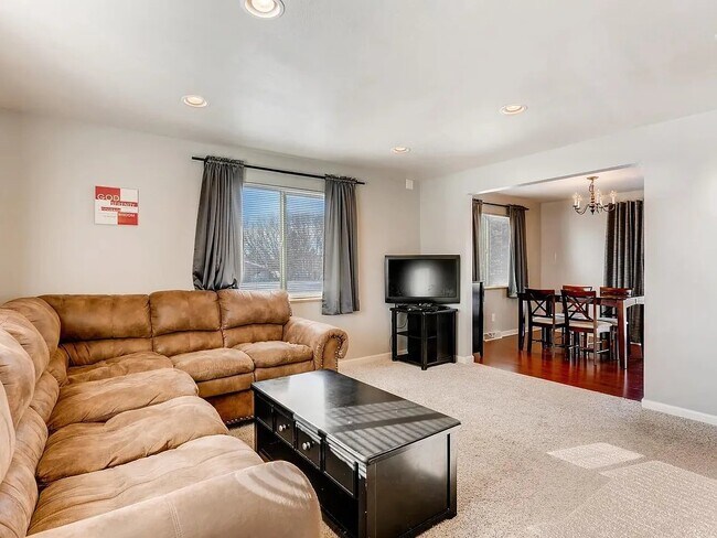 Building Photo - 149 Burgess Dr