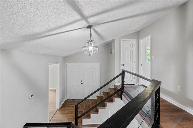 Building Photo - 1844 Brier Ln