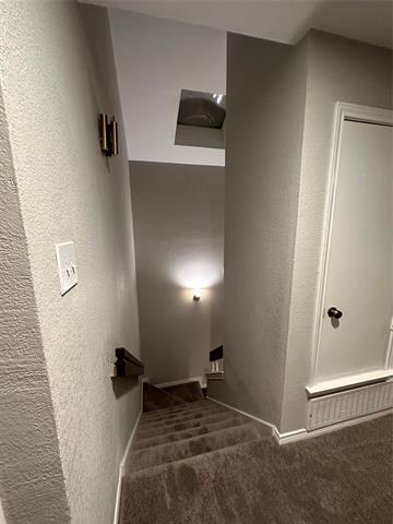 Building Photo - 2124 Avignon Dr