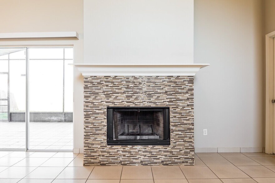 Building Photo - 11831 Cranbourne Dr