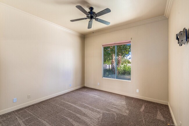 Building Photo - 74912 Saguaro Ln