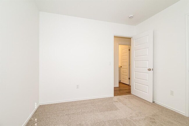 Building Photo - 1833 Rock Elm Dr