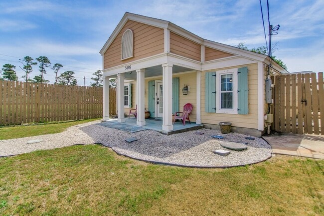 Building Photo - 5499 Medina Rd