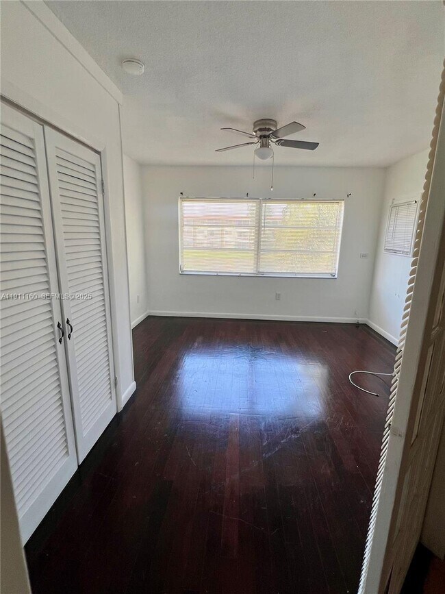 Building Photo - 2825 NE 201st Terrace