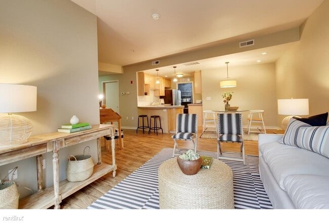 Primary Photo - 1 br, 1 bath Condo - 327 NW Park Ave Apt 4A