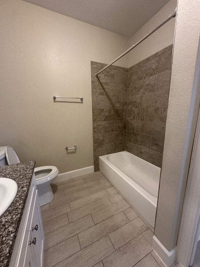 Building Photo - 1820 Jacquelyn Dr