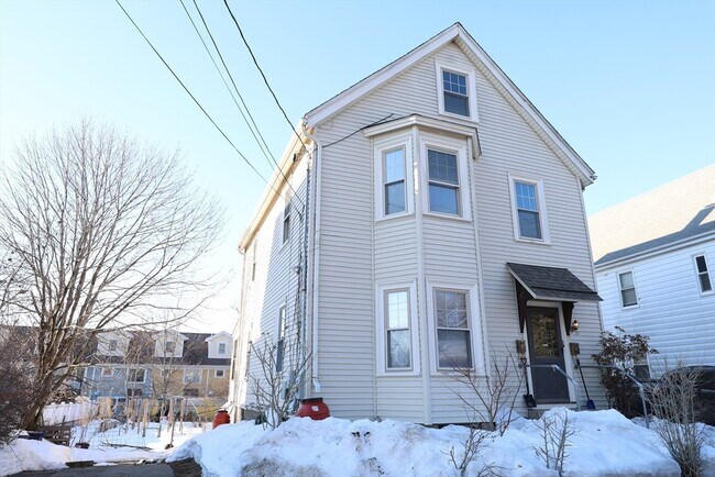 Building Photo - 31 June St