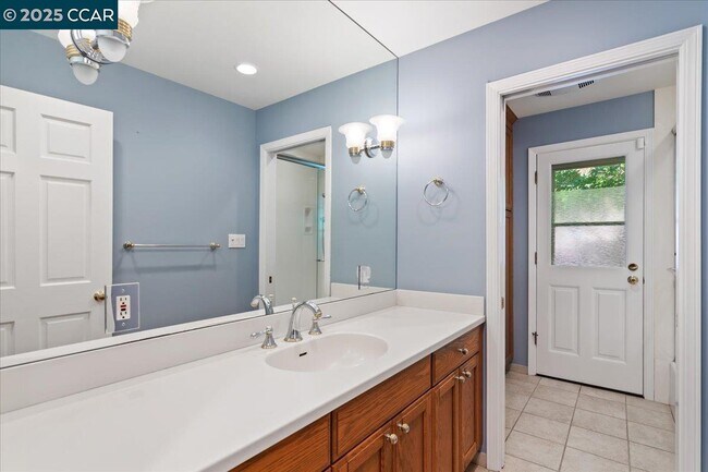 Building Photo - 539 Dalewood Dr